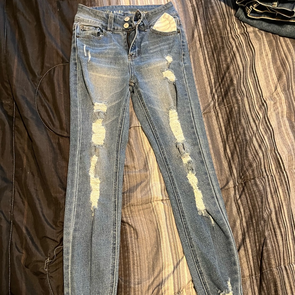 High rise ripped jeans
